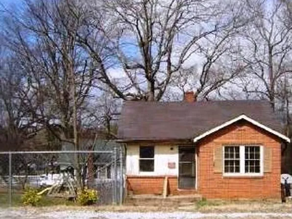 525 State St, Marion, NC 28752