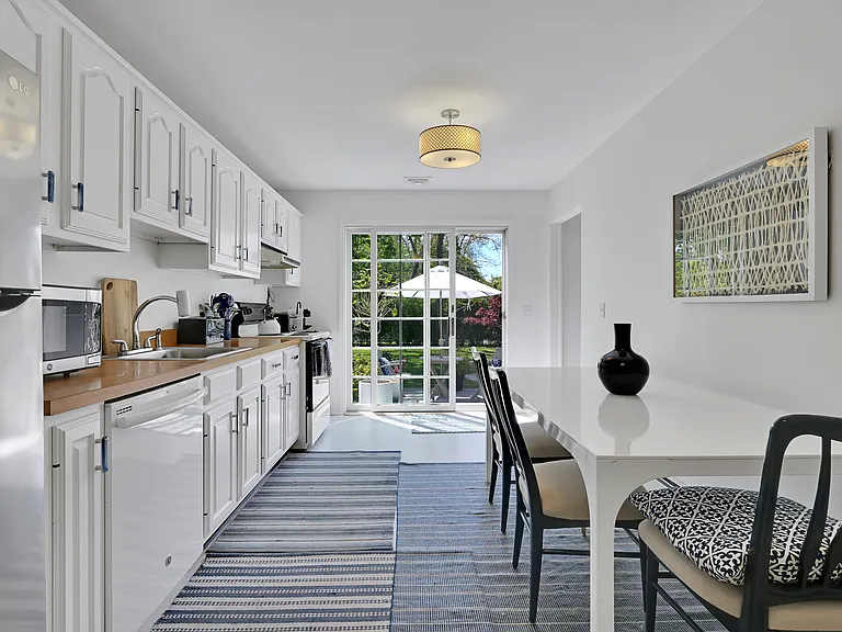 23 Lamb Ave — Photo 14