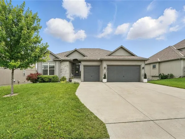 10553 N Randolph Ave, Kansas City, MO 64157