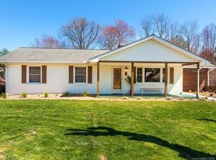 17 Monte Vista Pl, Candler, NC 28715
