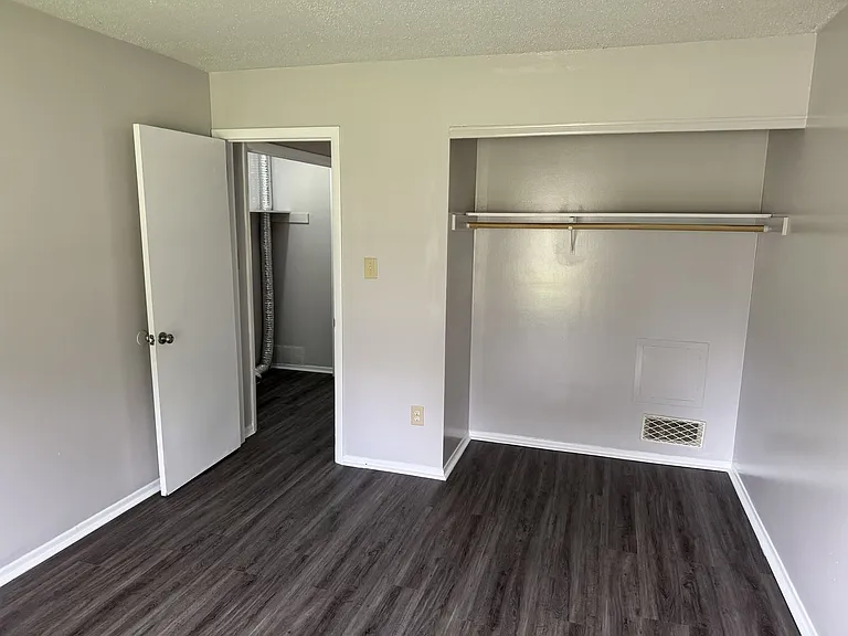109 Twin Wood Dr — Photo 5