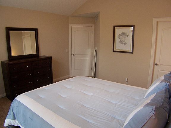 2nd image of 2815 Villa Ct