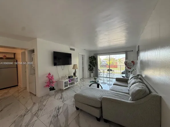 15241 SW 80th St APT 207, Miami, FL 33193