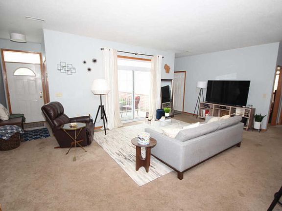 3rd image of 1301 College Ave Unit 2B