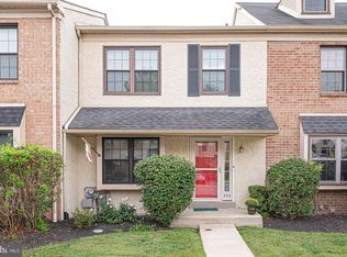 333 Scola Rd, Brookhaven, PA 19015