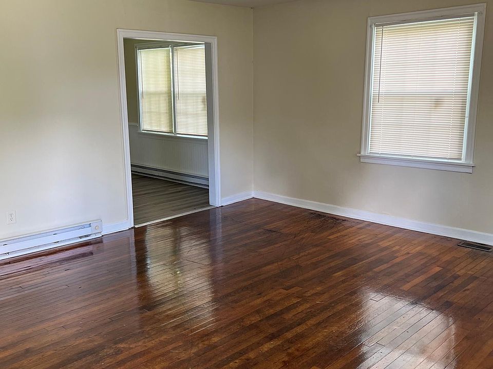 1st image of 1805 Oak Hill Ln
