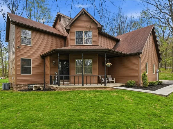 143 W Cruikshank Rd, Butler, PA 16002