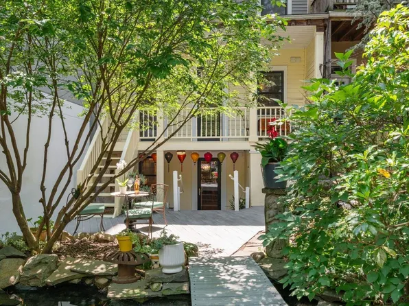 361 Dean Street image 8 of 17