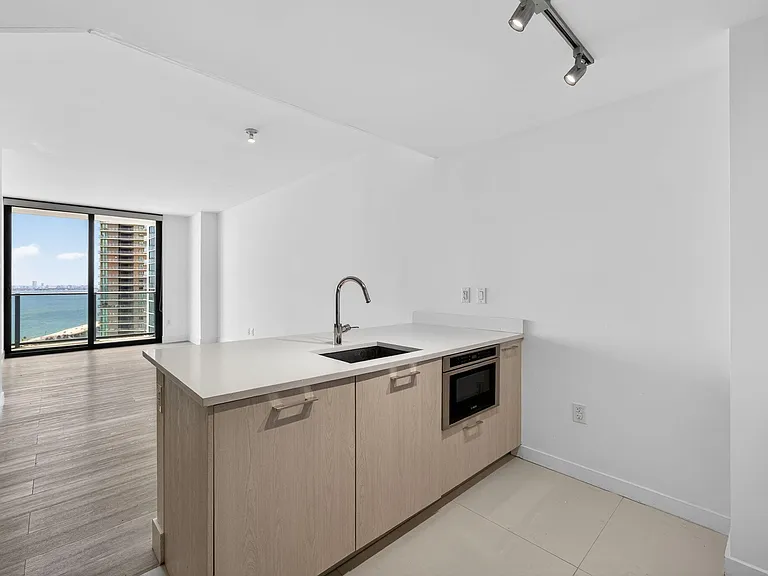501 NE 31st St #3305 — Photo 15