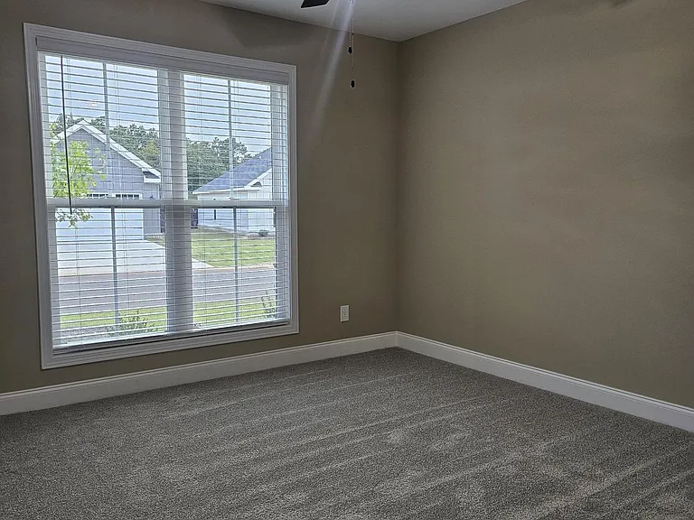 107 Nash Ct — Photo 6