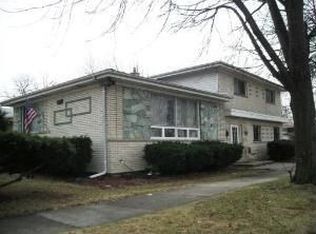 3925 Dempster St, Skokie, IL 60076