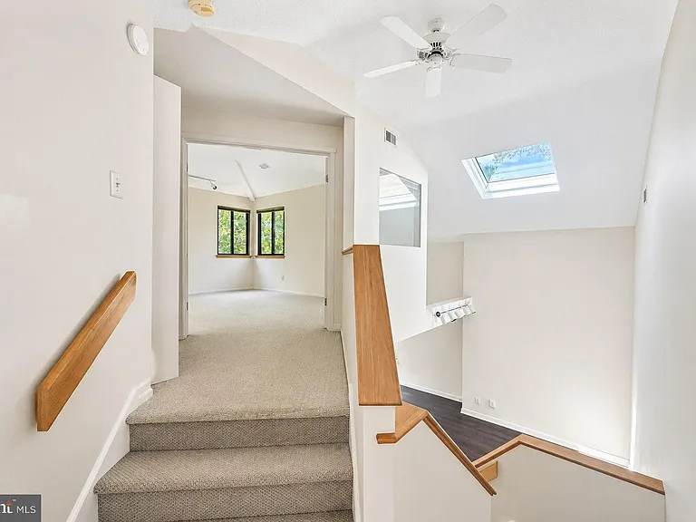 83 Sayre Dr — Photo 10