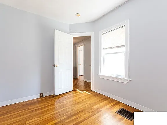 467-469 Salem St — Photo 3