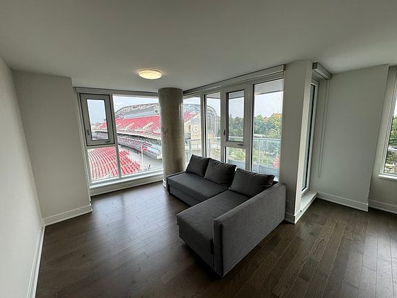 2nd image of 1035 Bank St #507