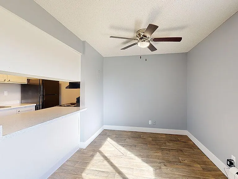 Lakeview Heights — Photo 10