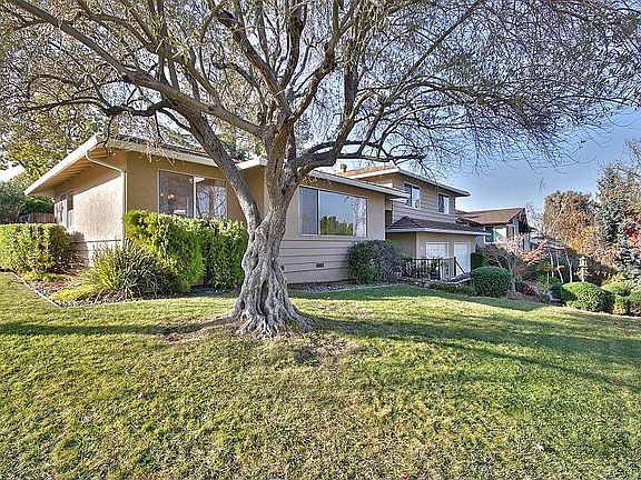 3rd image of 6461 Cranbrook Ct