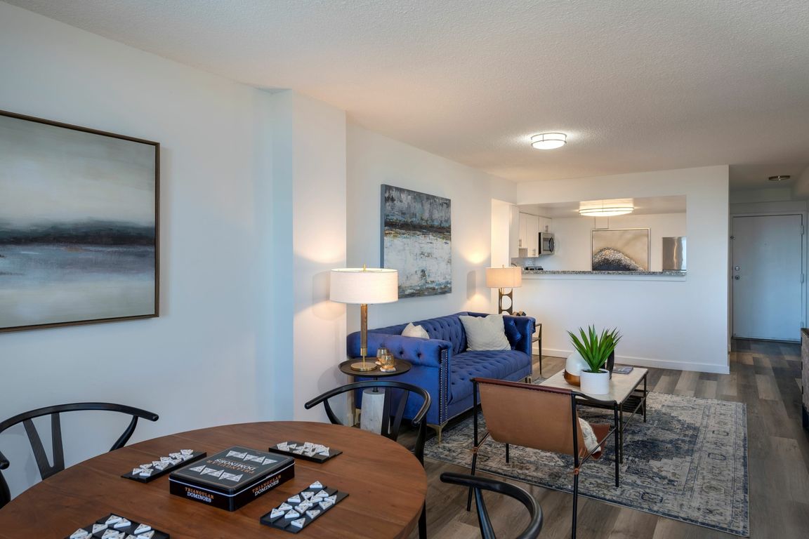 Renovated 1 Bedroom Apartment Home