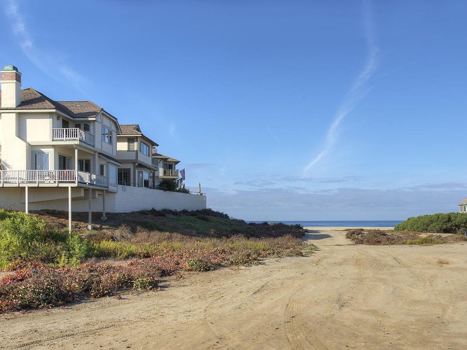 Private Walkway to Beach