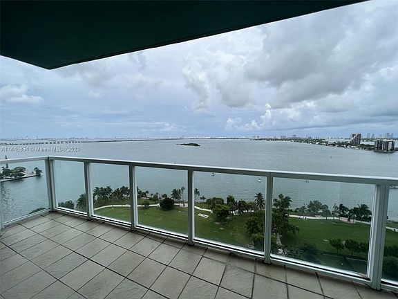 3rd image of 1900 N Bayshore Dr APT 1701