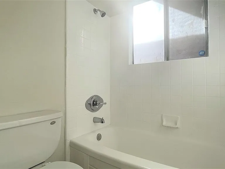 3402 Homestead Rd — Photo 19