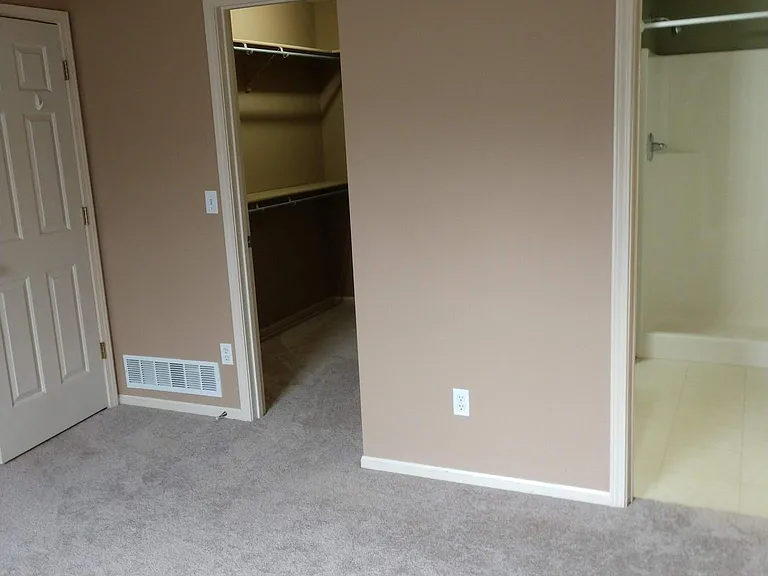 1921 Beechmont Dr — Photo 13