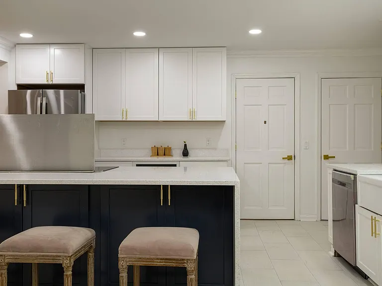 405 Park Lake Cir — Photo 13