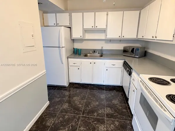 2025 NE 164th St, North Miami Beach, FL