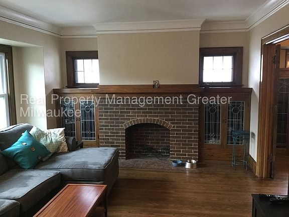 3rd image of 3951 N Downer Ave