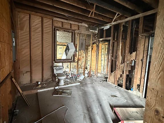 5th image of 467 N Adams Avenue