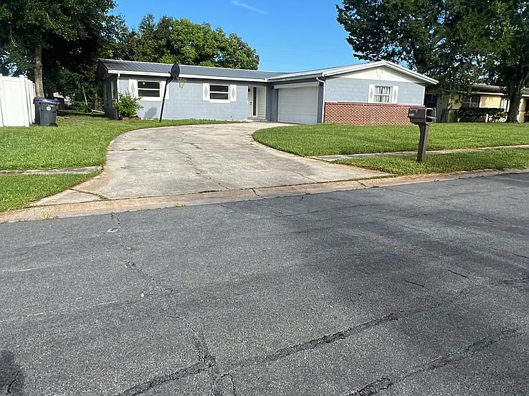1310 Hobbs Ave — Photo 2