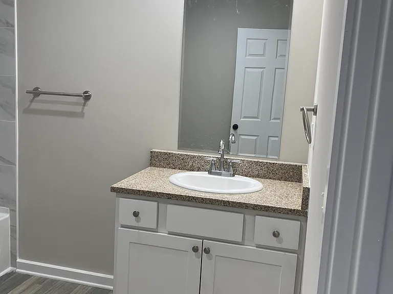 1358 S Main St — Photo 7