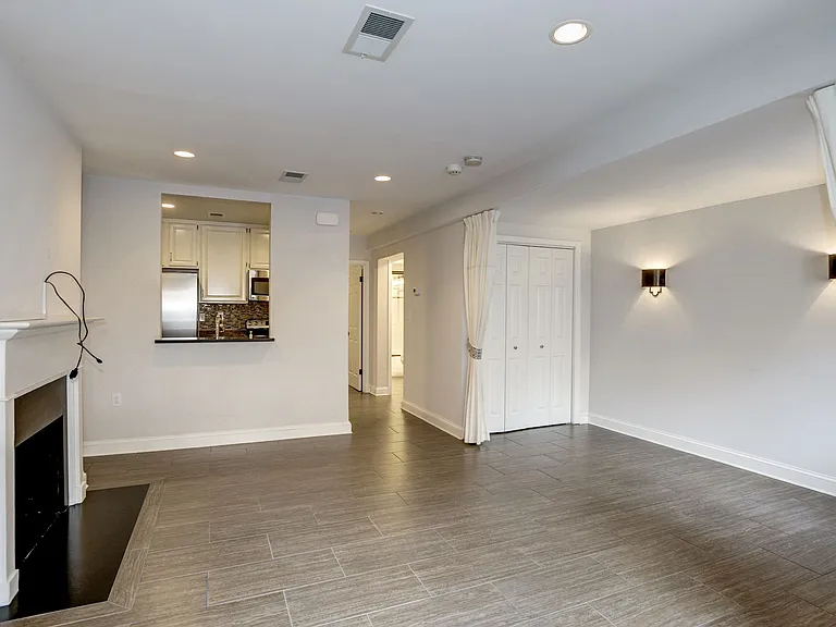 2022 N St NW #B — Photo 18
