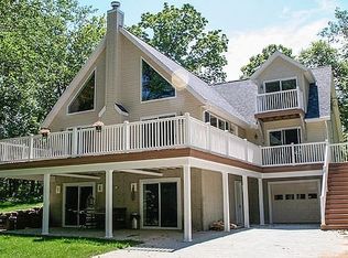 340 Beach Rd, Kelleys Island, OH 43438