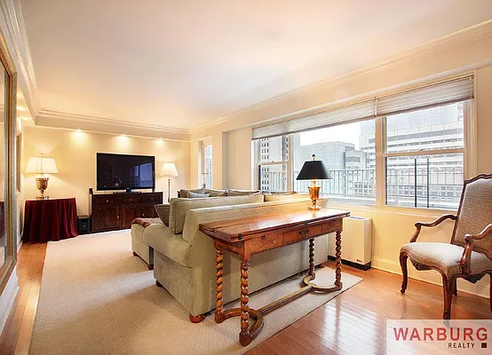 Sold by Warburg | media 12