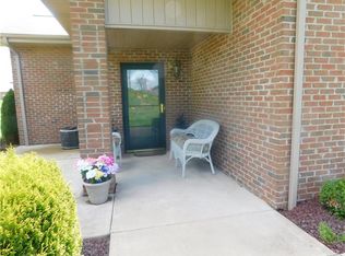 6221 Highview Dr, Rostraver Township, PA 15012