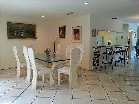 4th image of 3553 NE 171st St