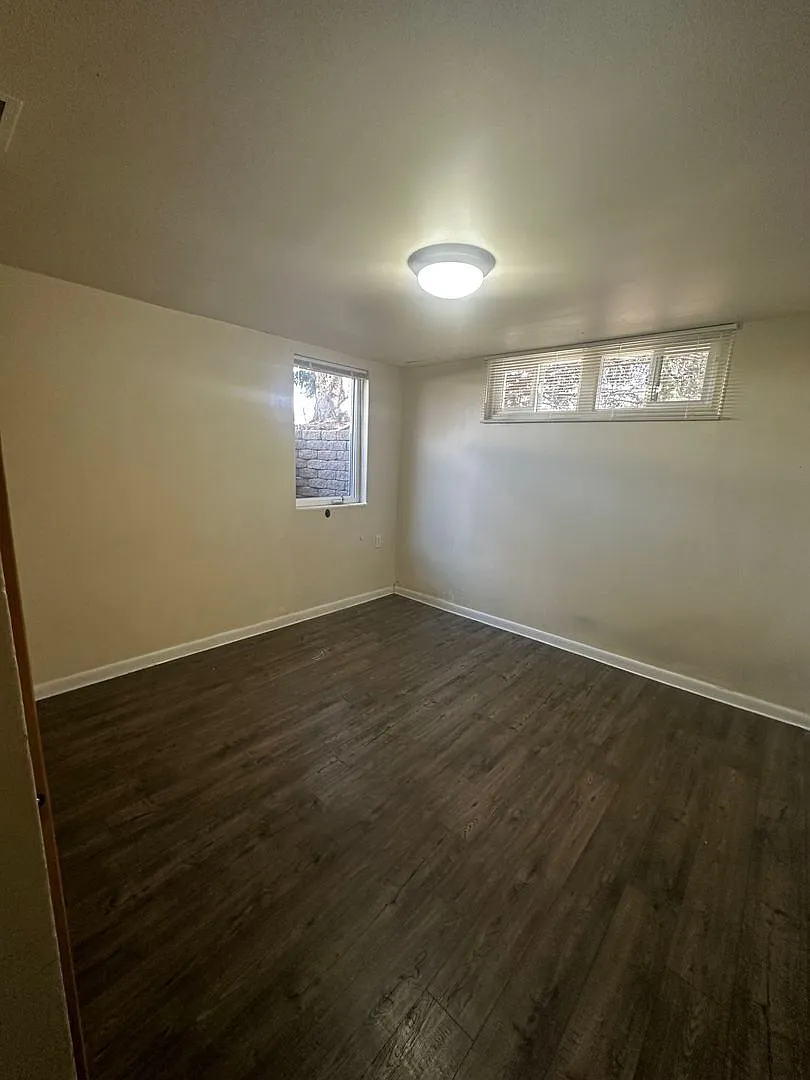 2 Bedroom Apartment Only Steps from Campus — Photo 4