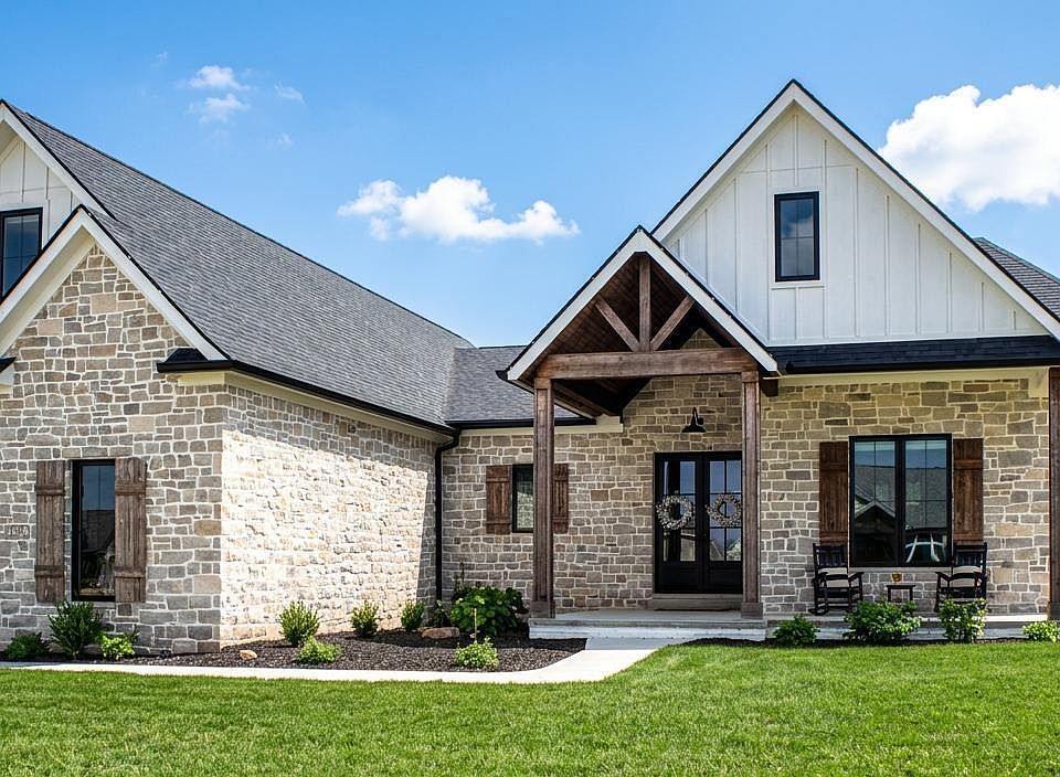 1st image of 150 Lakeside Dr