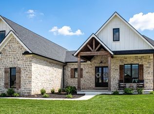 150 Lakeside Dr, Pittsboro, IN 46167