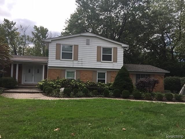 1st image of 5600 Swan Lake Dr