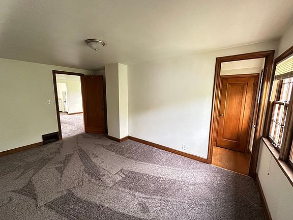 4th image of 1320 Hackett St