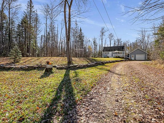 3rd image of 471 Bailey Road