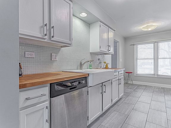 4th image of 2127 N Abbeywood Ct