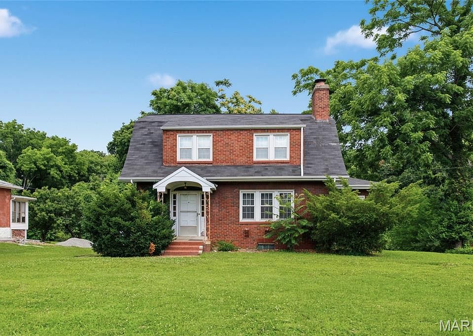 1st image of 310 Julia Pl