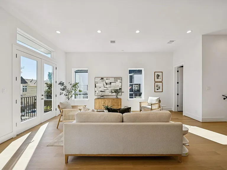 1405 W 21st St #A — Photo 5