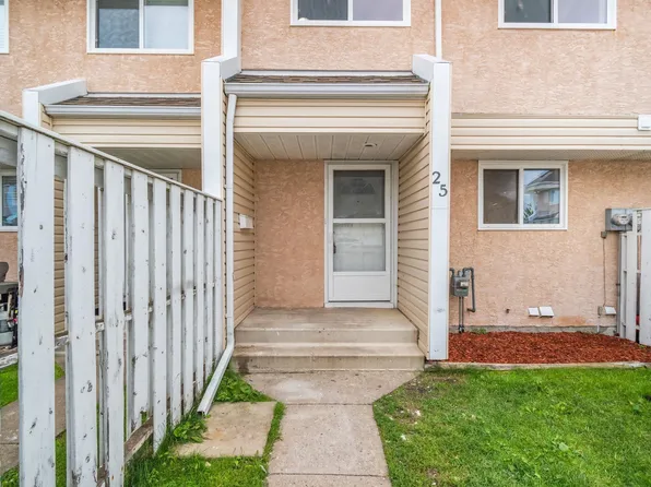 16525 100th St NW, Edmonton, AB T5X 5H4