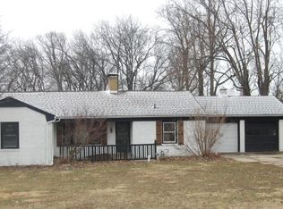 13 Southern Dr, Decatur, IL 62521