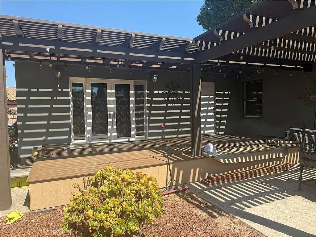 3 bed, 1993 sqft, $3,900 — Photo 2