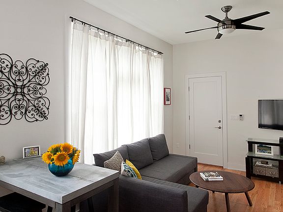 5th image of 1236 N Paulina St #101