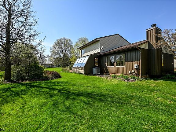 2nd image of 619 Oakhaven Dr